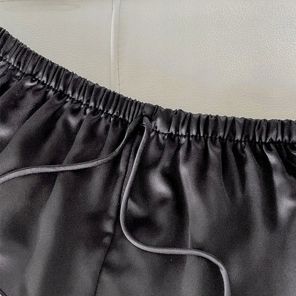 Damen-Satinpyjama – fünfteiliges Set in Schwarz