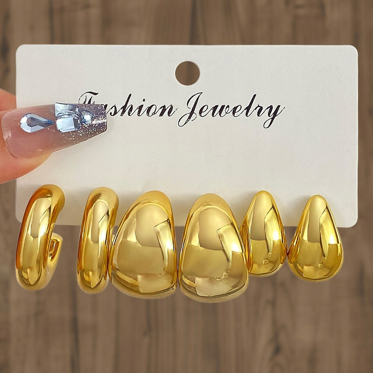 Elegant Women's Gold-Tone Stud Earring Set