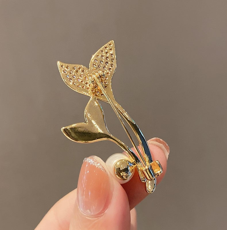 Gold-Tone Two-Leaf Brooch with Pearl and Zirconia