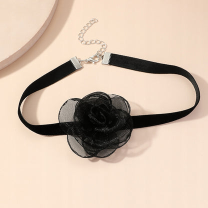 Colier choker cu trandafir – negru și roz
