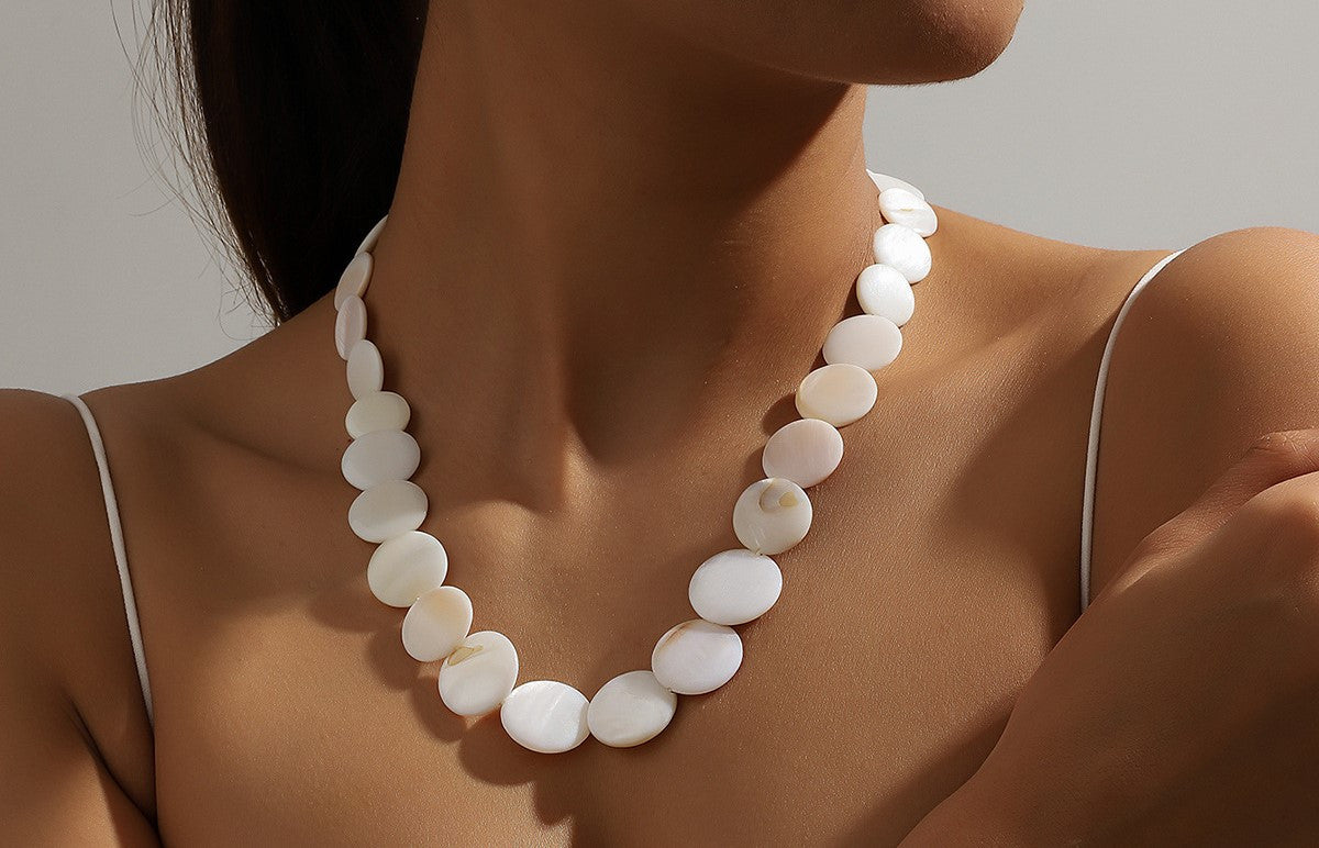 Beautiful Cream Shell Necklace — Distinctive Decorative Fashion Jewellery
