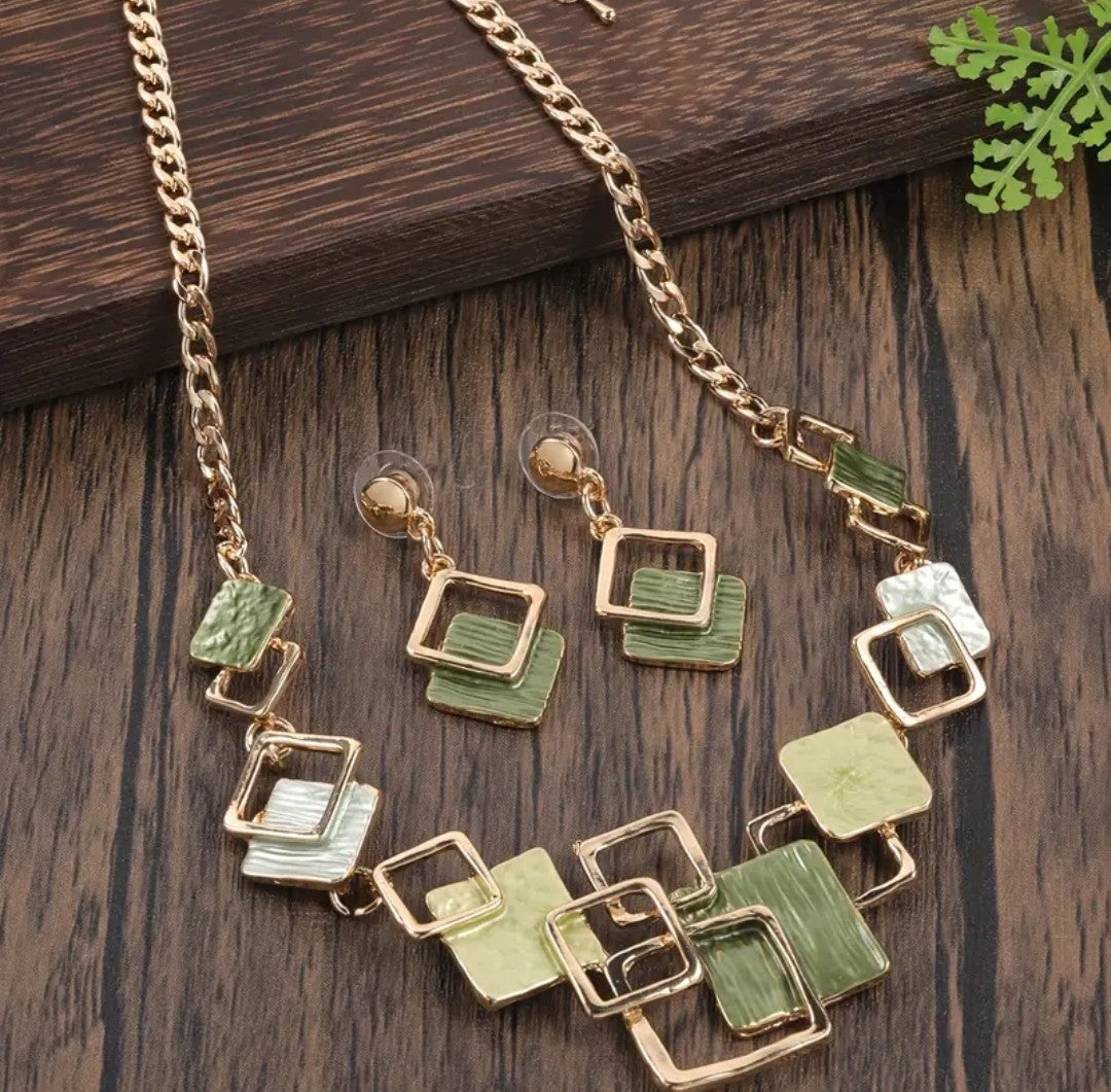 Elegant Necklace and Earrings Set — Gold-Tone and Green Fashion Jewellery