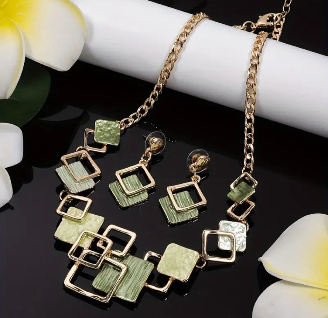 Elegant Necklace and Earrings Set — Gold-Tone and Green Fashion Jewellery