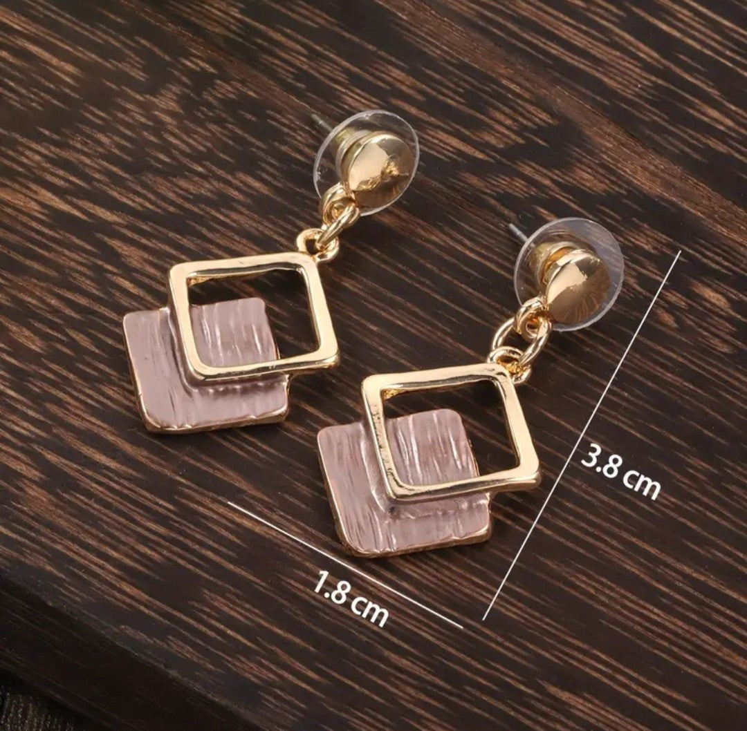 Elegant Necklace and Earrings Set — Gold-Tone and Brown Fashion Jewellery