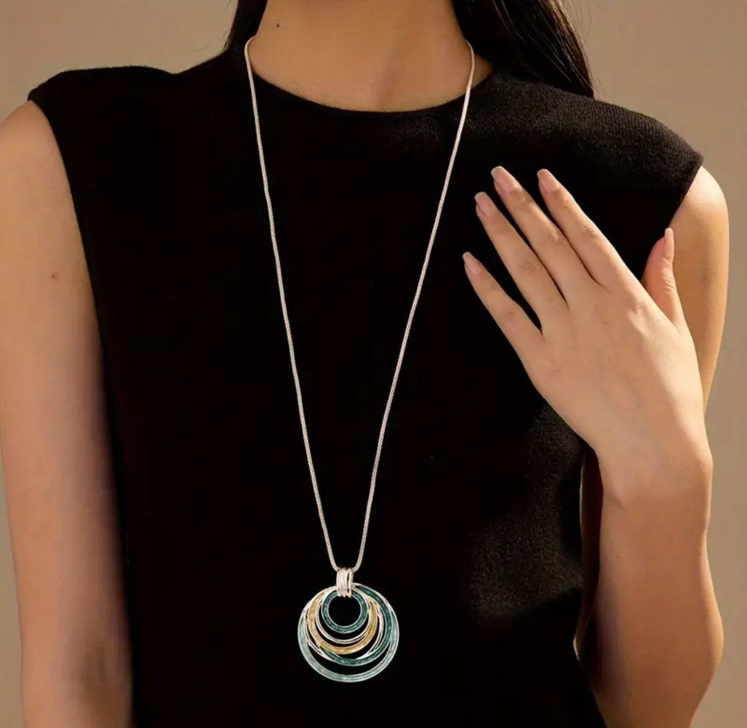 Beautiful Silver-Tone and Blue Circle Necklace with a Distinctive Pendant — Elegant Fashion Jewellery