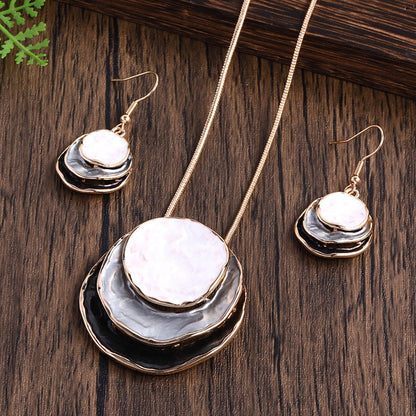 Elegant Necklace and Earrings Set — Gold-Tone and Black Fashion Jewellery