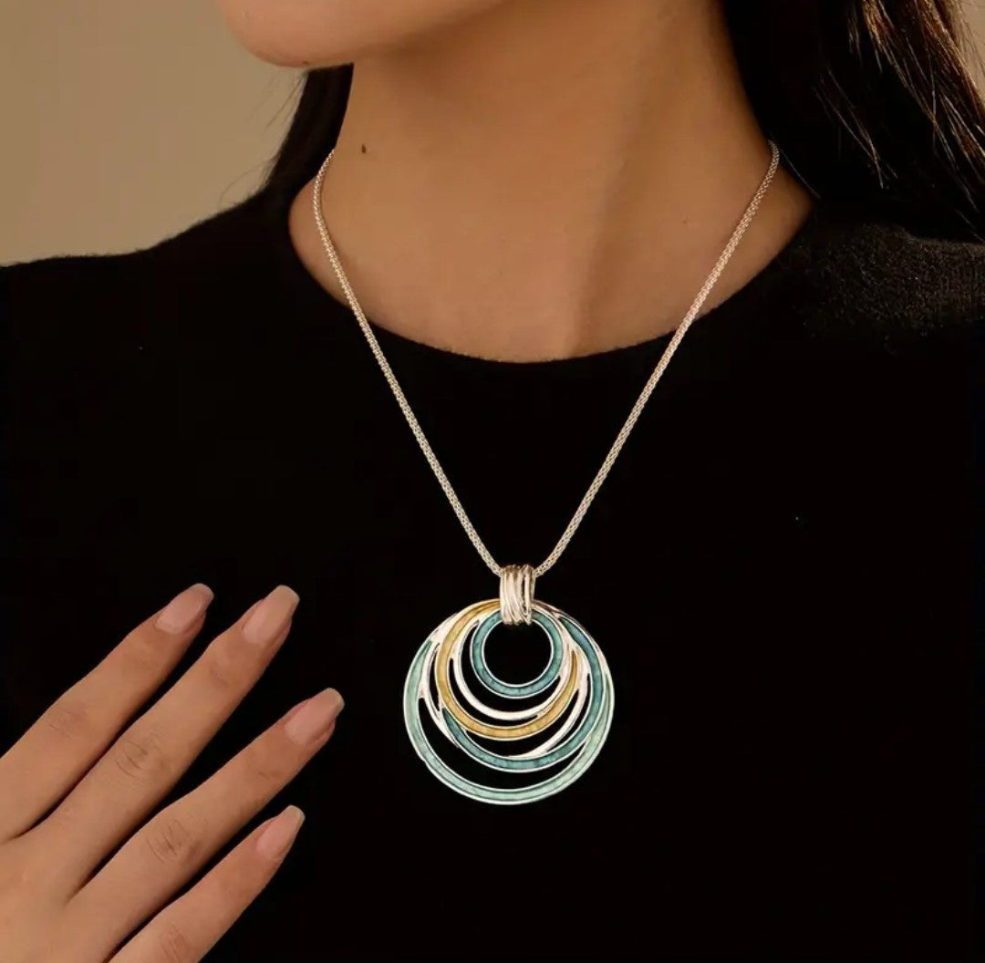 Beautiful Silver-Tone and Blue Circle Necklace with a Distinctive Pendant — Elegant Fashion Jewellery
