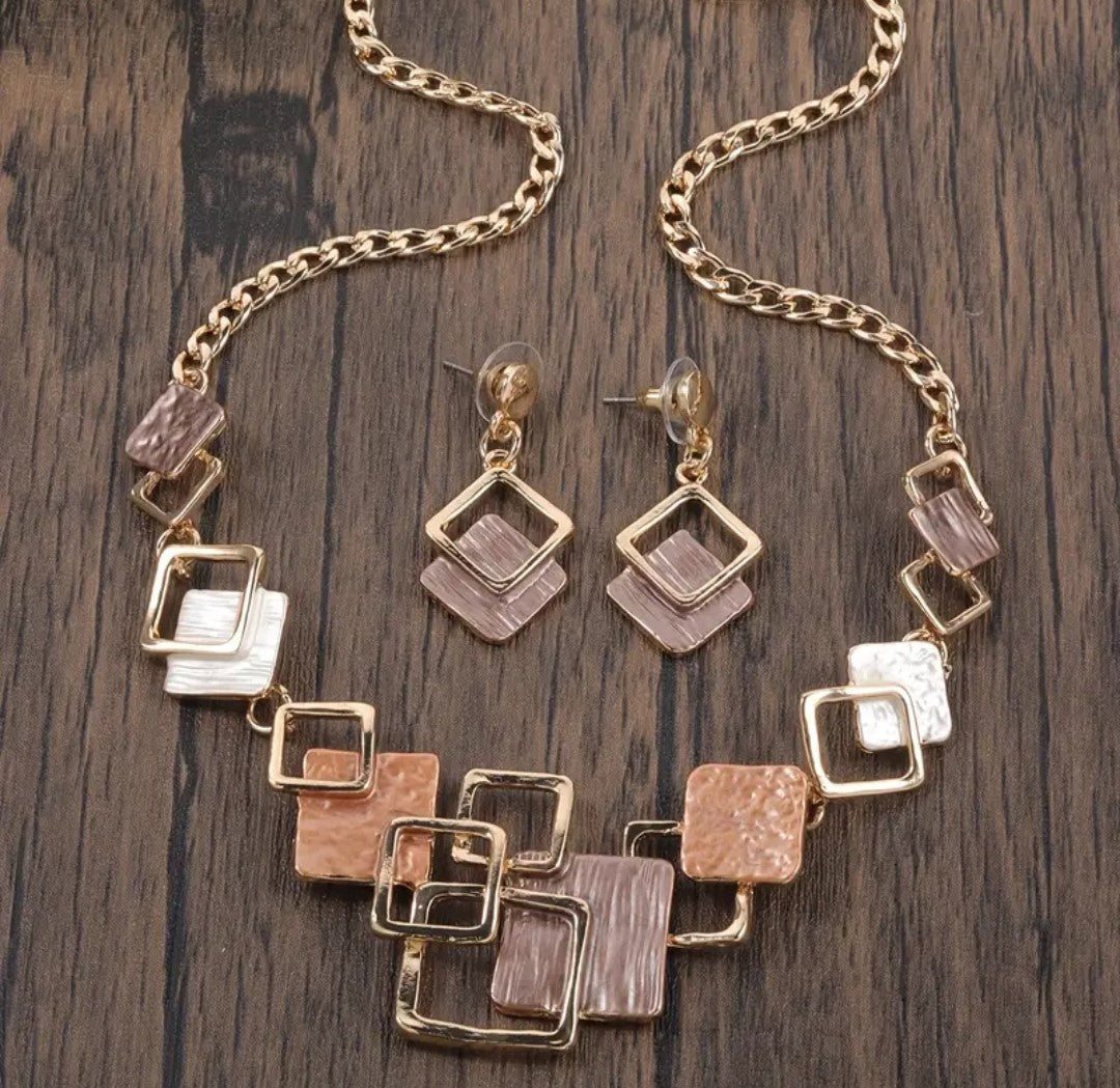 Elegant Necklace and Earrings Set — Gold-Tone and Brown Fashion Jewellery