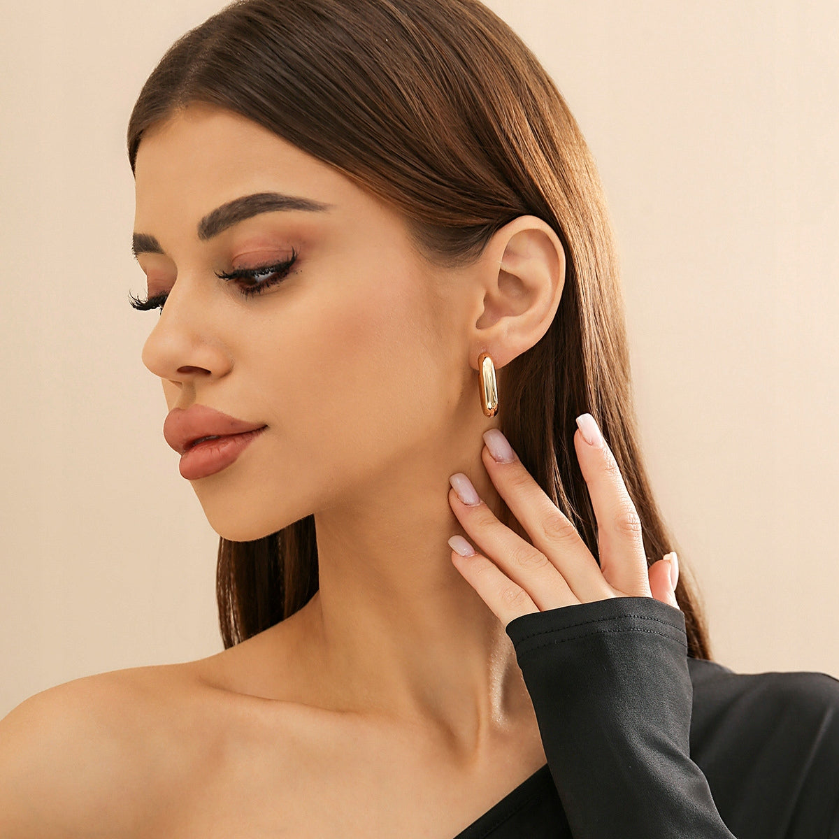 Elegant Women's Gold-Tone Stud Earring Set