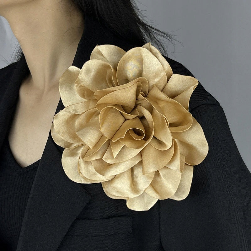 duża BROSZKA przypinka KWIAT beżowy 20cm satynowa RÓŻA elegancka