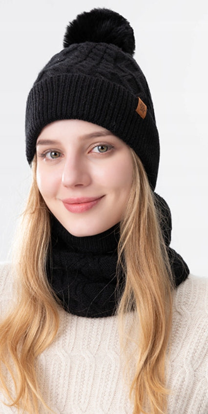 Set de iarnă: căciulă, fular tubular și mănuși – negru