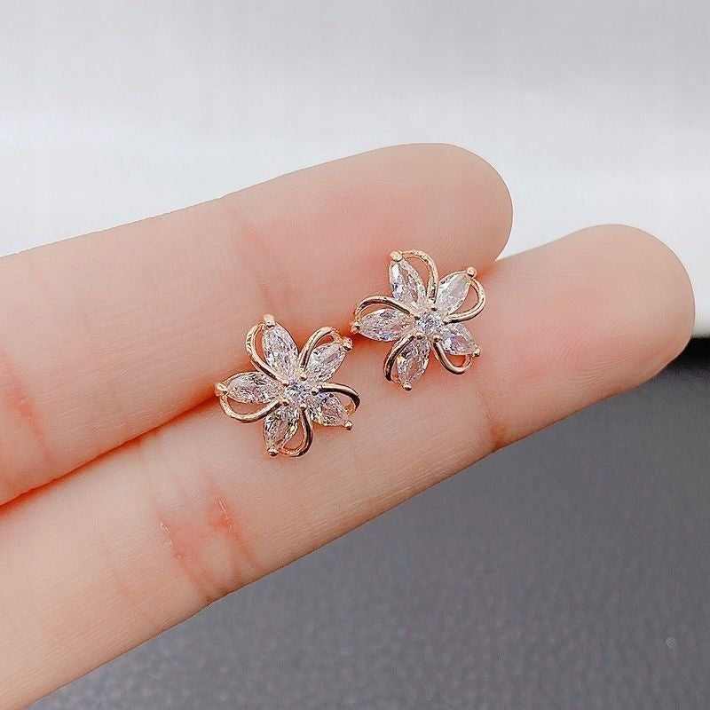 Pendientes de botón con forma de flor – dorado
