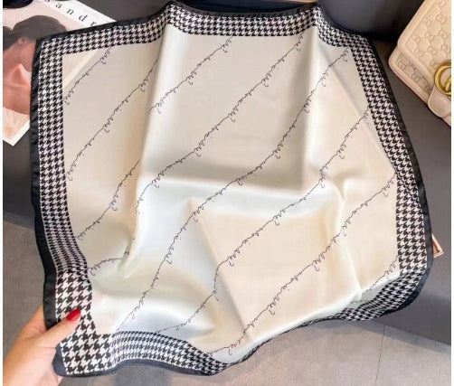 Foulard effet soie pour femme 70 × 70 cm