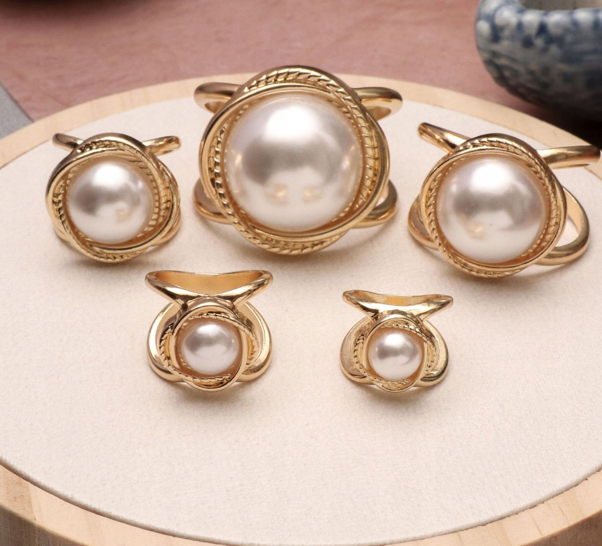 Hebilla para pañuelo con perla – dorado