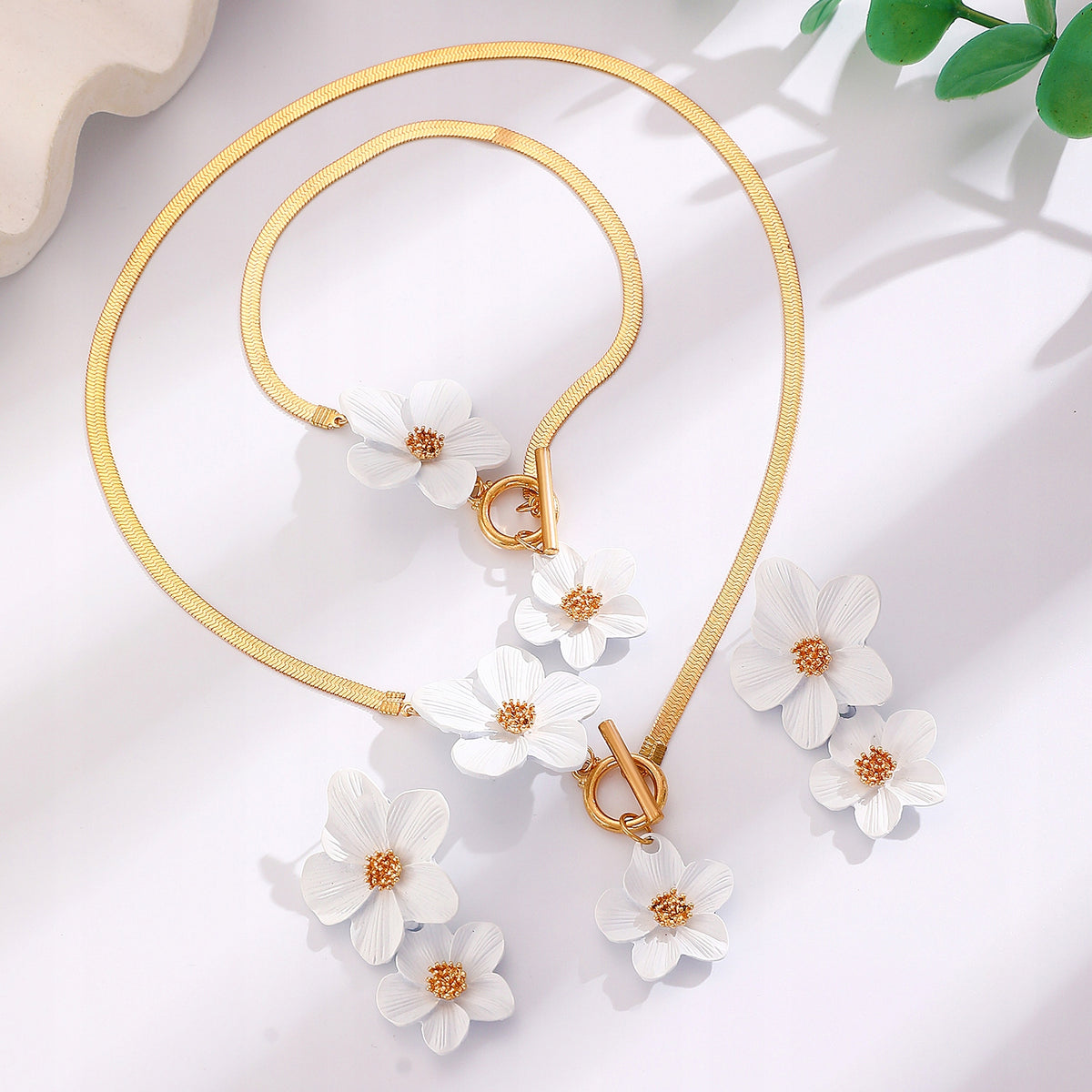 Statement White Flower Jewellery Set — Necklace, Earrings and Bracelet