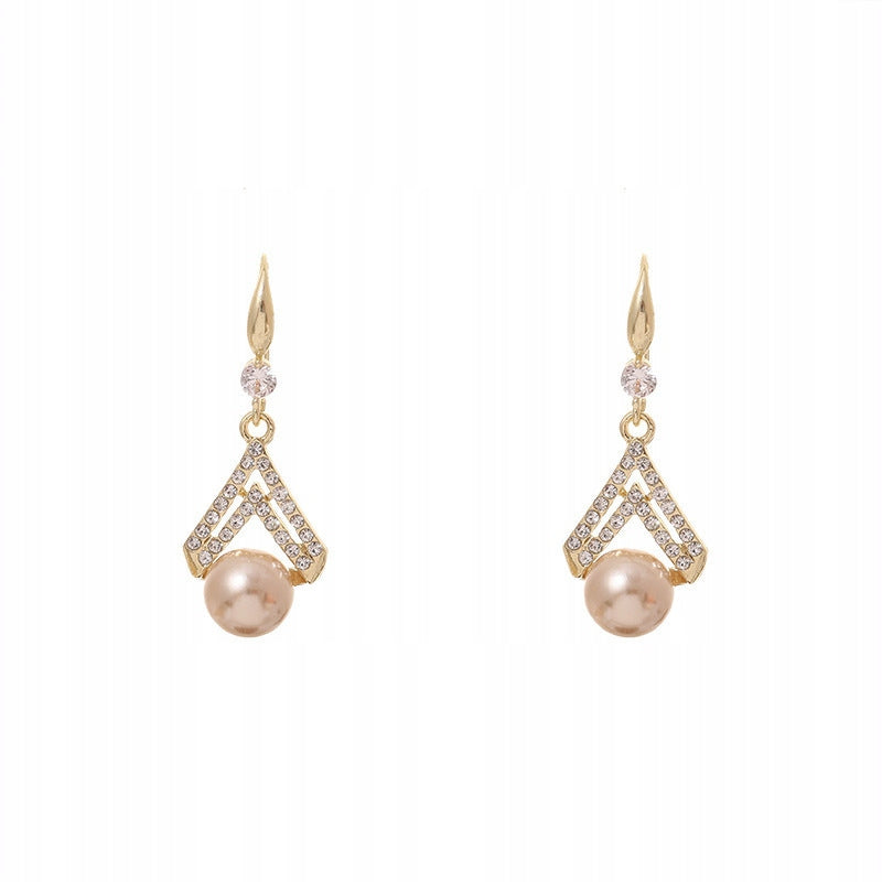 Elegant Women's Earrings with Cubic Zirconia and a Pearl