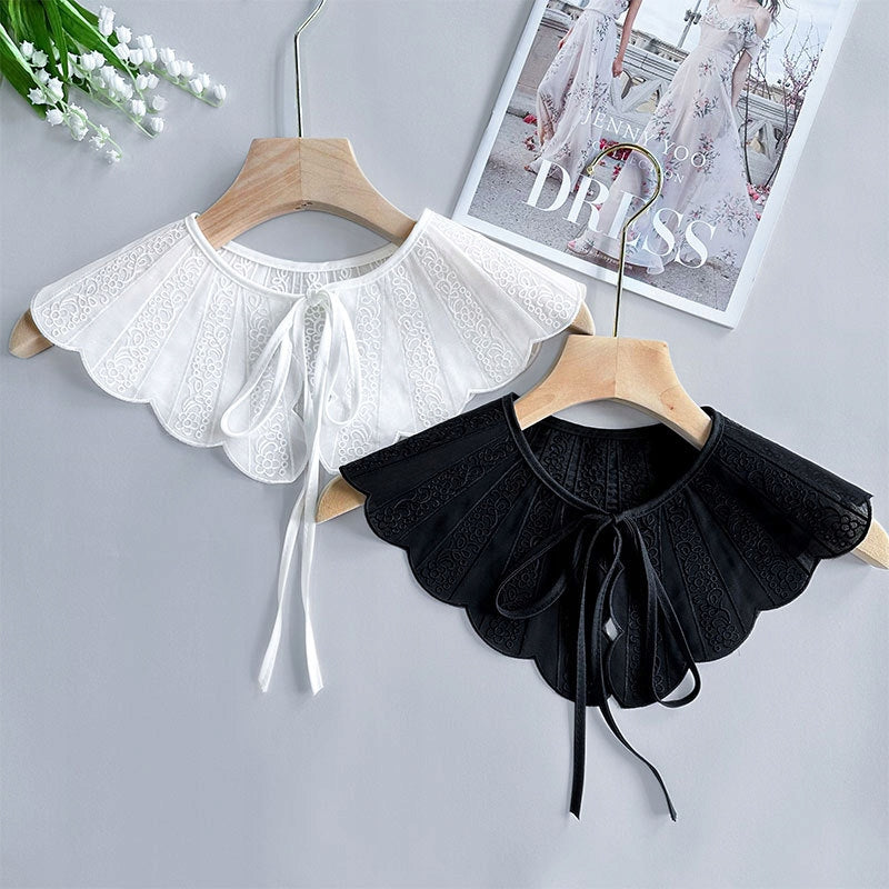 Col amovible brodé pour femme – blanc