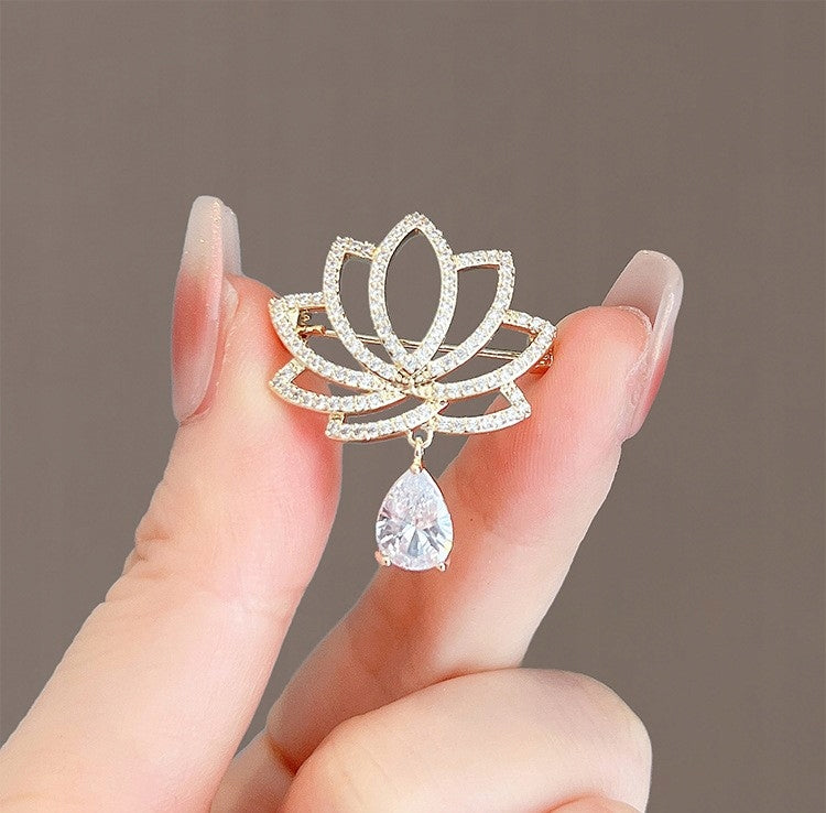 Brosche Blume mit Zirkonia