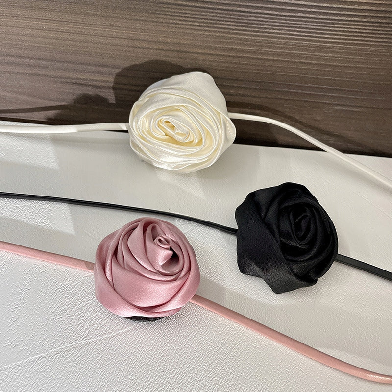 Colier choker cu trandafir – negru și roz