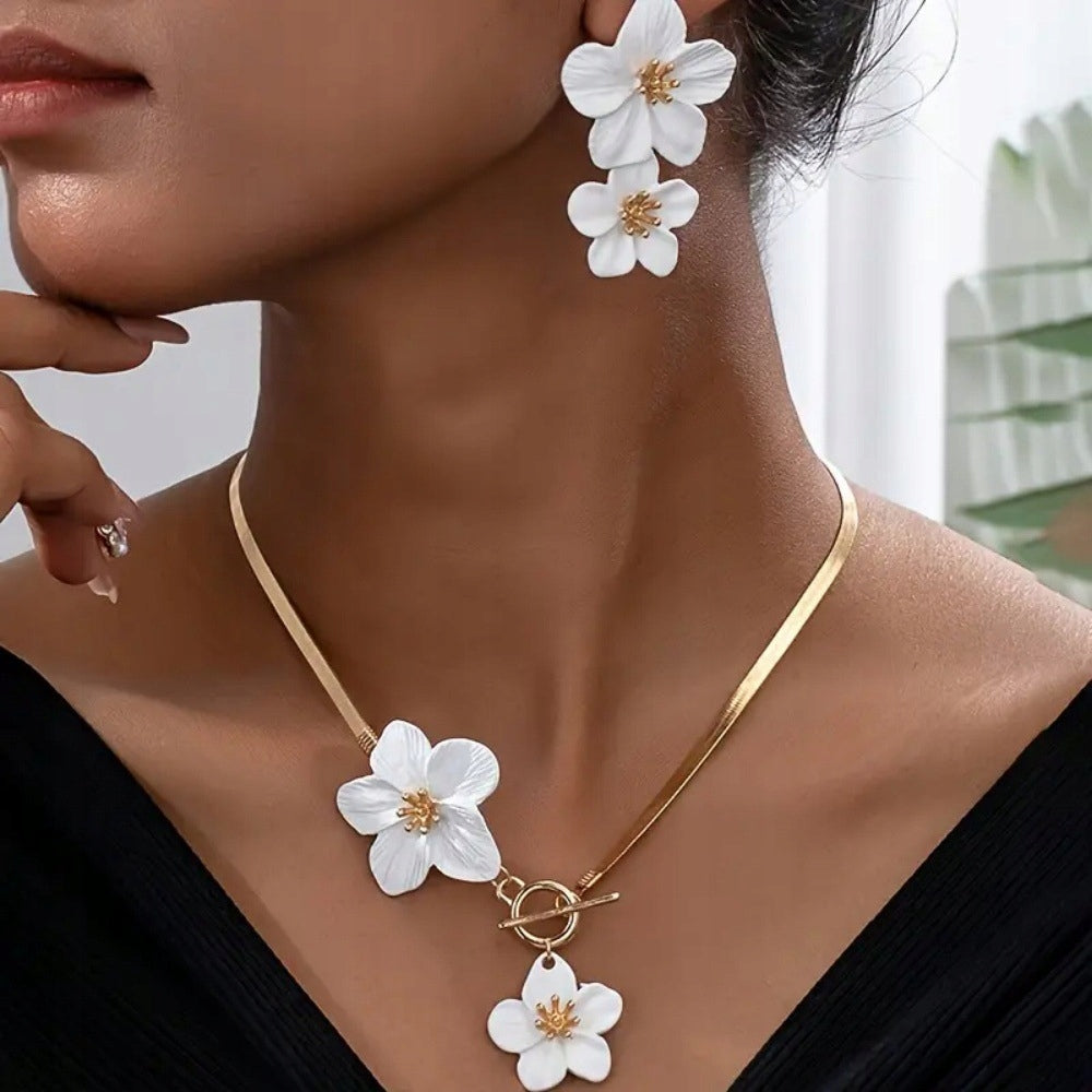 Statement White Flower Jewellery Set — Necklace, Earrings and Bracelet