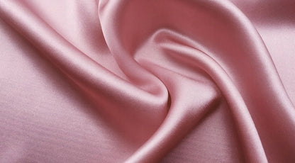Pyjama en satin pour femme – rose, à bretelles croisées