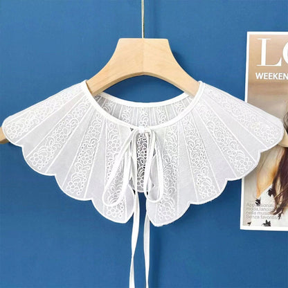 Col amovible brodé pour femme – blanc