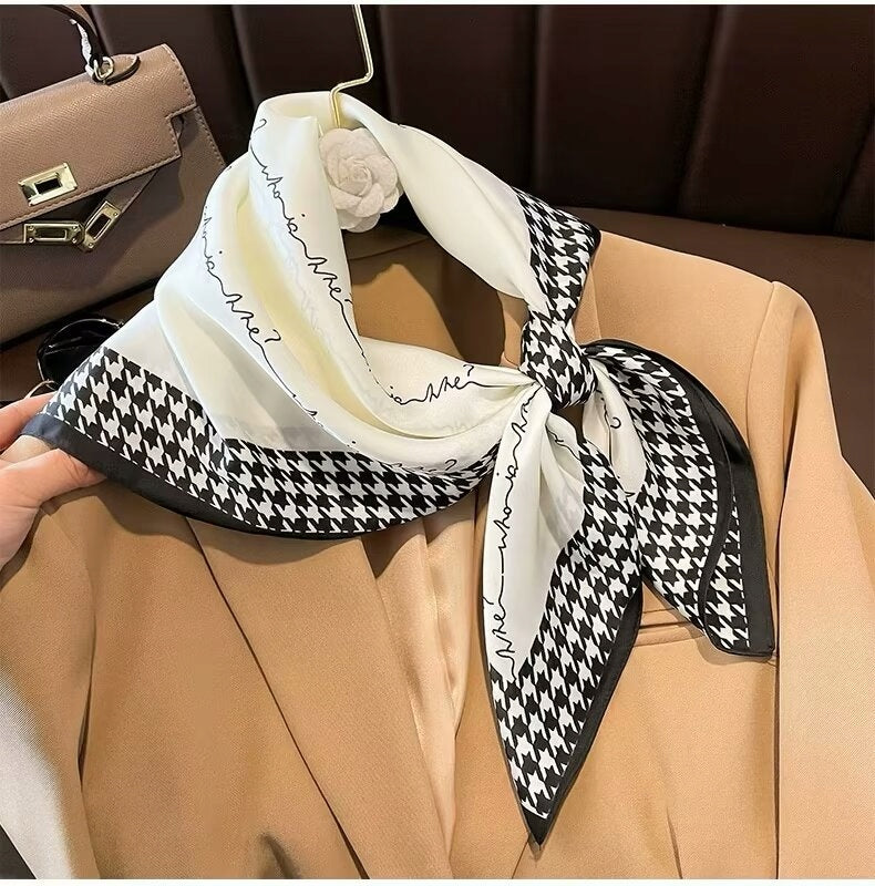 Foulard effet soie pour femme 70 × 70 cm