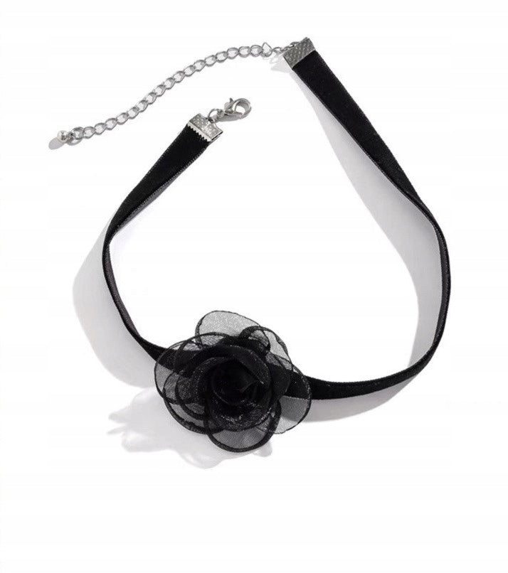 Colier choker cu trandafir – negru și roz