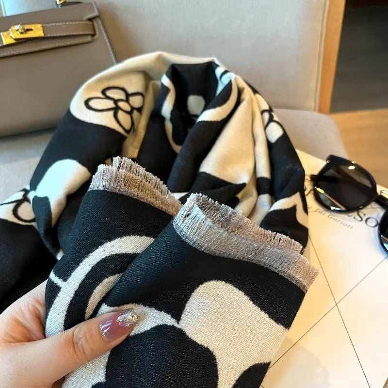 Women's Winter Scarf 180 × 90 cm – White & Black