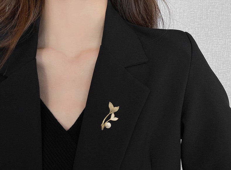 Gold-Tone Two-Leaf Brooch with Pearl and Zirconia